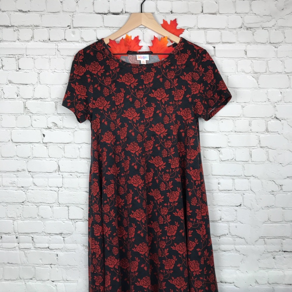 LuLaRoe Carly Gothic Floral Red Roses Black